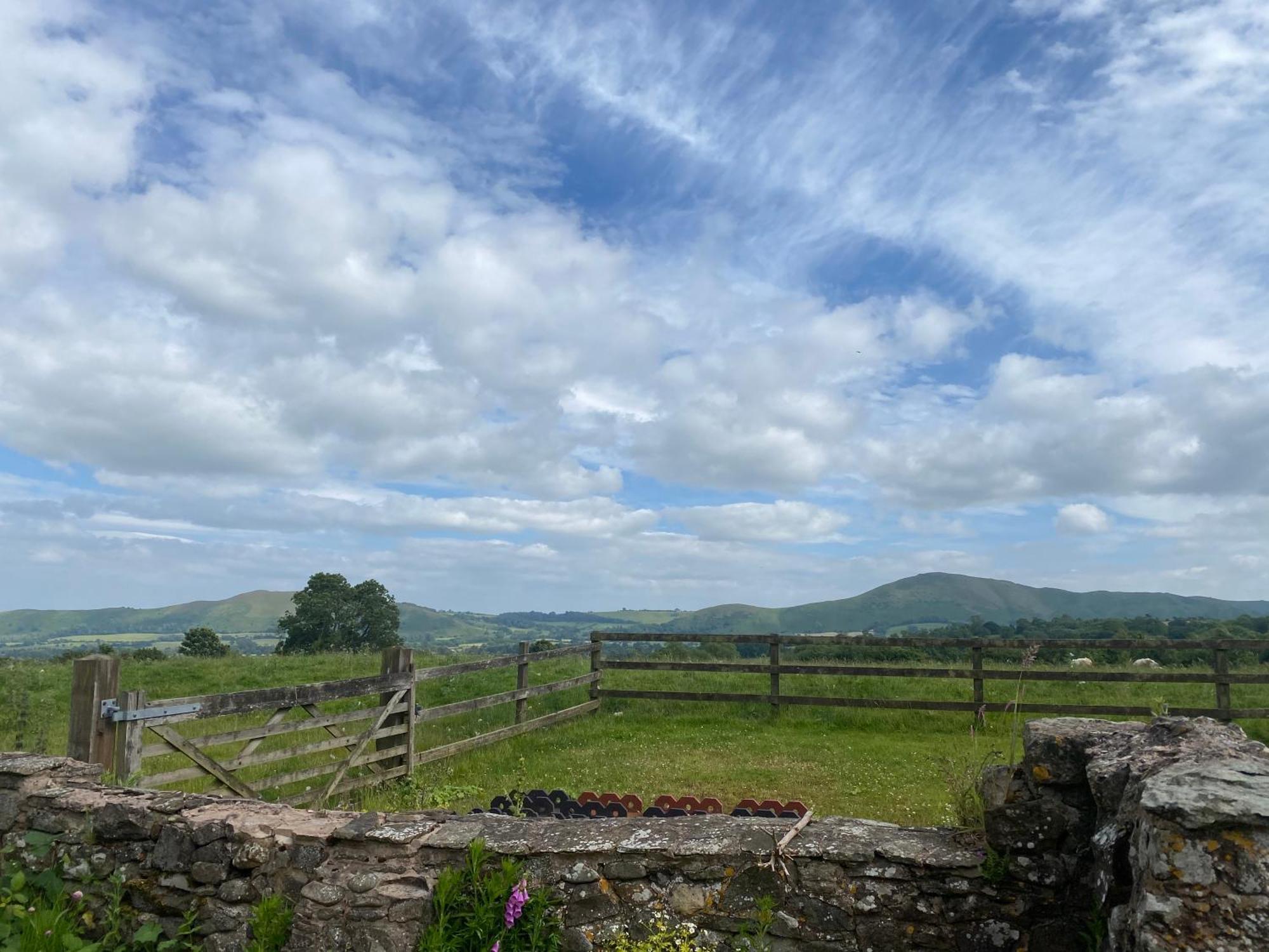 Hotel The Views Church Stretton Esterno foto